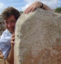Dr Simon  Stoddart